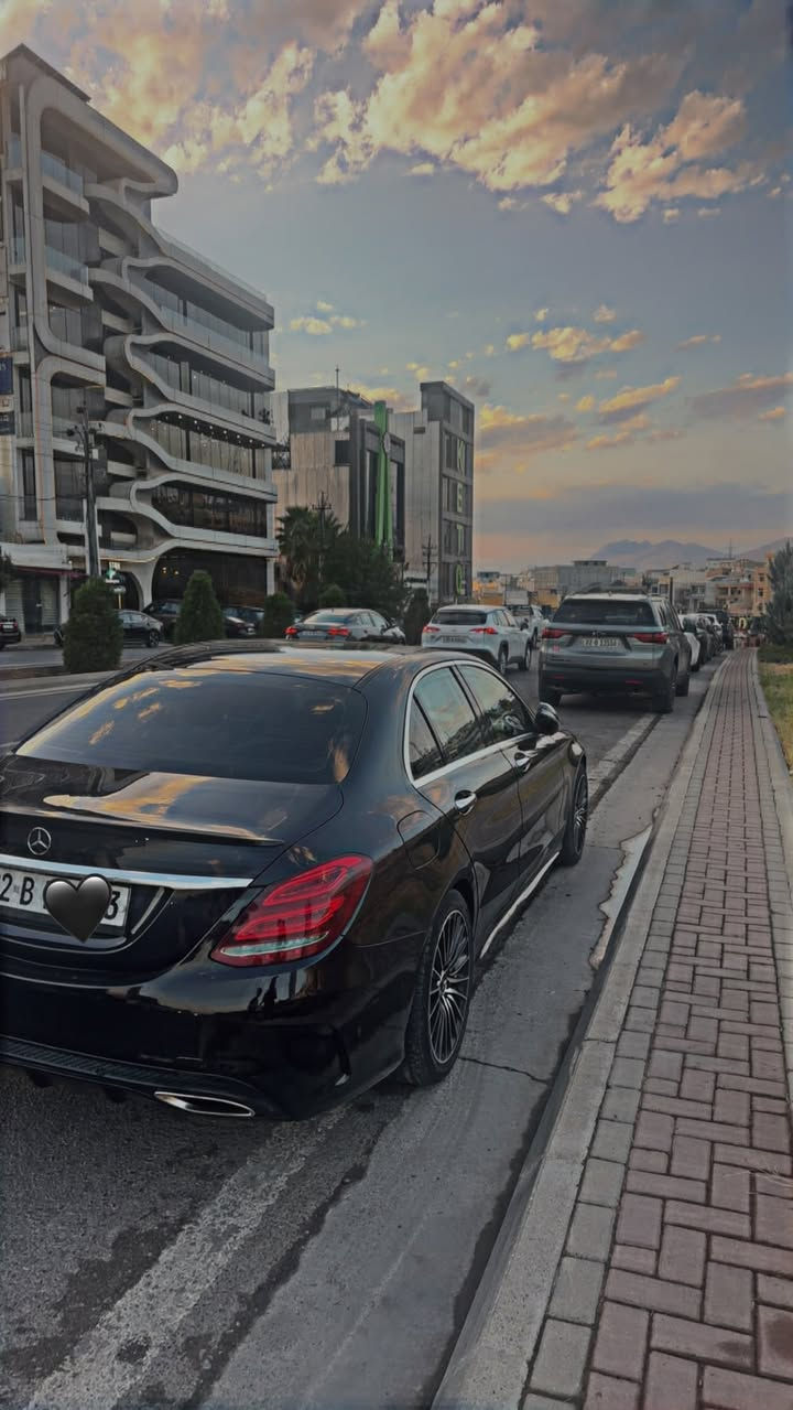 للبيع مارسيدس c300 2017
حادث بنيد فقط بدون دواخل وصور الحادث موجوده
السيارة فول مواصفات وعليها كت AMG كامل
تو ويل دفع خلفي
دبل ماوس
دواخل احمر amg
كشنات جلد
تدفئة كشنات امامية
تحكمات كشنات امامية
بنوراما
رادار امامي
جنطه كهرباء
وبقية مواصفاتها المعروفه سياره عليها فحص وادامه كامله حداديه جديده وكاله وتخم تاير جديد سيارة كامله بدون اي نقص وماشية 80 الف وسيارة رقم اربيل بأسمي
السعر: 205 
للاستفسار: ***********
العنوان: بغداد الصابيات

نص مكتوب في الصور:
- 48099228