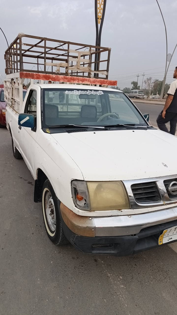 بيكم نيسان موديل 99 سيارة كفاله مابيه صبق  سعر 52 وبيه مجال لبيع رقم بغداد
***********
