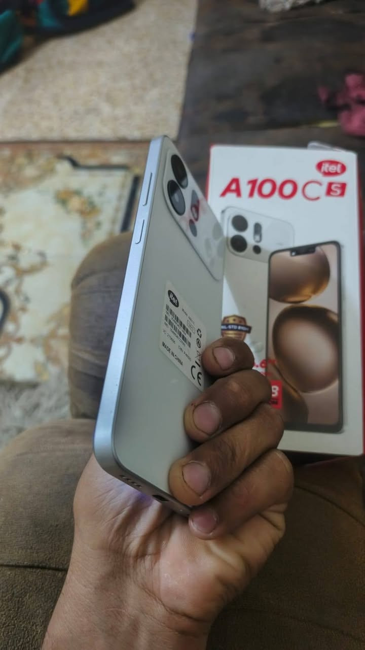 للبيع استخدام سبوع جديد بعدهitel A100C ذاكره 128 جهاز كارتونه جديد ماخذه سعر 200 وبي مجال تواصل خاص او وتساب *********** عنوان بغداد

