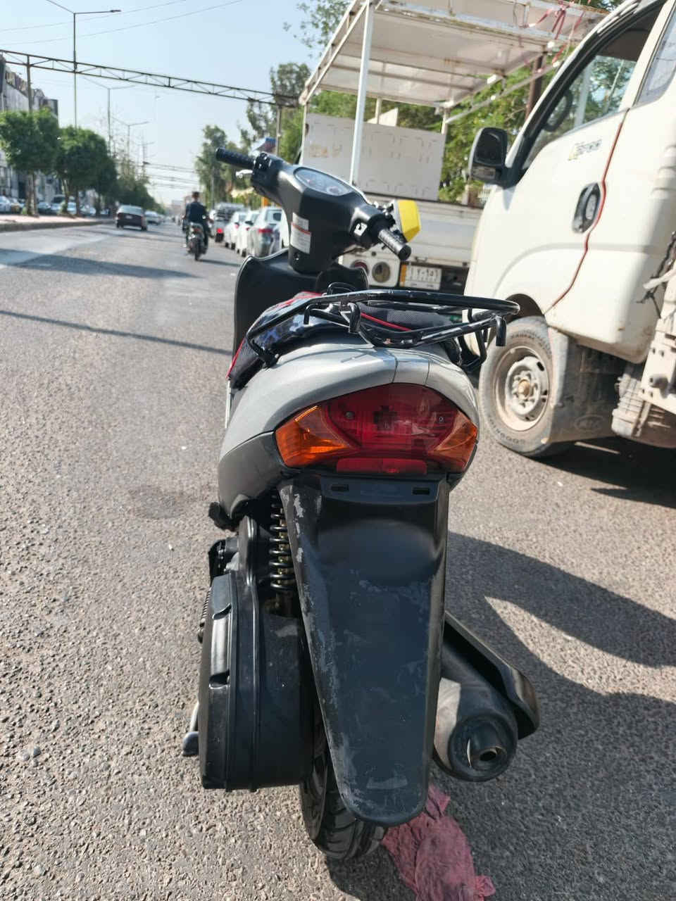 دراجه سوزوكي يباني 120 شغاله خير من الله نعومه فول اشاير شغاله هورن شغال لايت زنون بك لايت شغال هندر شغال بس سلف تدبل بيه شغله ويشتغل تكلف 10 تنكر سلف وتطلع سعرها قفل 350 الف او مراوس بشحن هارلي أو جبلي الأخوين حته لو بطاريه 8 عادي رقم مبايل ***********
