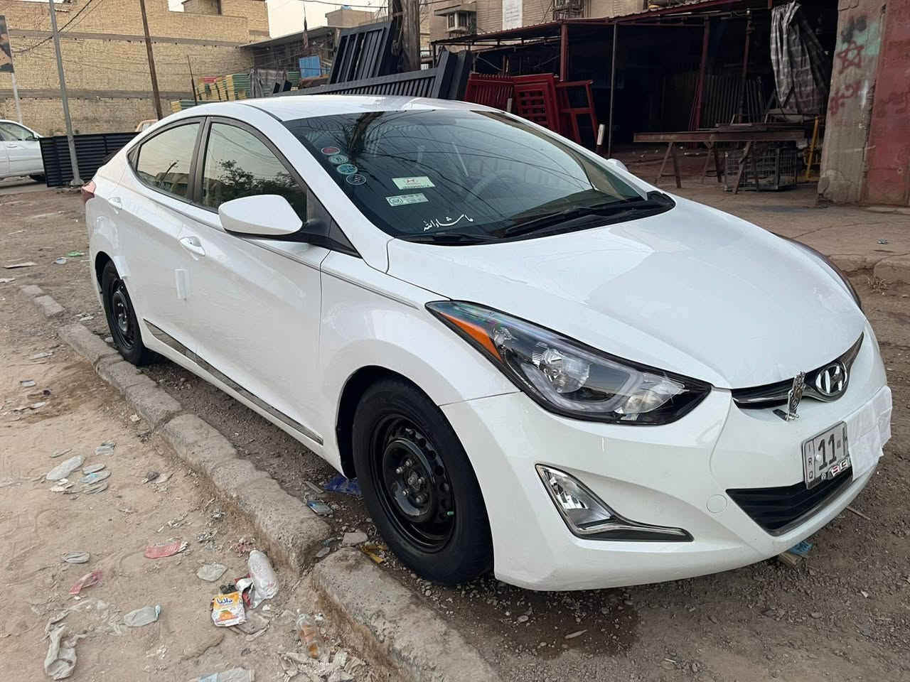 السلام عليكم ELANTRA 
وارد أمريكي حادث شبر صبغ فقط بالجاملغ شاصي لغد كفالة 
2015 محرك 2000 دوش شرط بلادي برغي ممفتوح حت واشر قبق ولفات بلاد 
ماشية : 67 mi كارتون السيارة 
صدر خلفي امامي نفض البارحة انطي الغراض القديمة لليشتري حت مشط جديد منضومة تبريد كلة جديد كمبربسر فريز راديتر شرط ثلج سيارة جاهزة كبل للشارع كشناتها بلادية ممدوشمة بعدهن بحبايتهن سيارة مواصفات عدا الفتحة والبصمة 
بيها انضمة قيادة حساس خلفي شاشة كامرة تحكمات 
رقمي : *********** 
مكاني : بغداد حي اور 
السعر : 102 وبيها مجال 
ملاحضة : صبغ شبر واحد فقط والسيارة من الدعامية للدعامية ليبل واحد شرط دعاميات بدون صبغ
سنوية باسمي شخصيا
