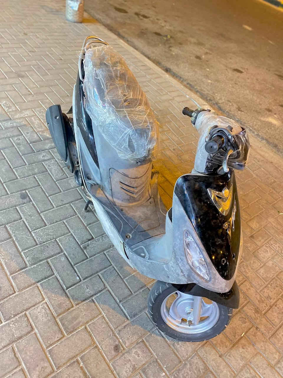 سلام عليكم شباب ماكس قجمه ما مفتوحه كفاله عامه دراجه   سلف هندر كهربايات كله شغاله عينه لاياتات سكنات  مختمه دراجه رمبه وهاي وراقه سعر 650
العنوان المشراك رقمي ***********
