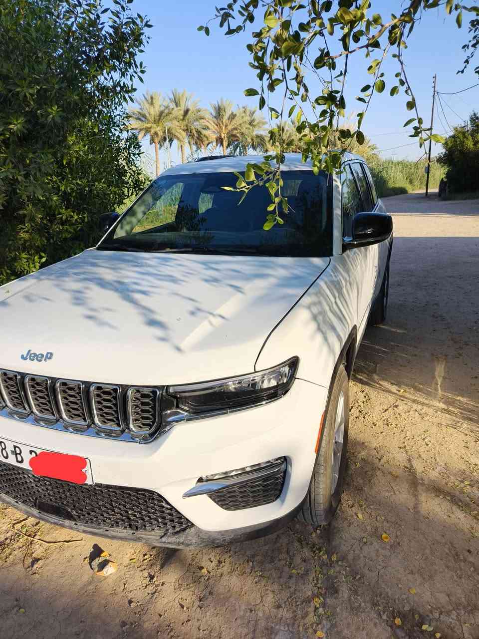 جيب كراند شيروكي 5 راكب لمتد
الموديل: 2024 وارد امريكي🇺🇸

المحرك: ‎  V6 3.6L

العداد: 17751 الف كيلومتر

المواصفات:

* دفع رباعي 4x4. 

* رادار امامي مع مانع تصادم. 

* تحذير الخروج عن المسار . 

* تحذير النقطة عمياء ⚠ .

* نظام تحذير عند التقاطعات.  

* نظام تقليل الضجيج داخل المقصورة. 

* إنارة محيطية. 

* تعديل وضعيات مقود السائق كهربائيا. 

* مرايا تعتيم ذاتي. 

* سقف بانوراما.   

* شاشه كبيرة 10.1 انج . 

* نظام الخرائط (GPS).

* لوحة القيادة بقياس 12 أنچ. 

* كير شفتر بالستيرن. 

* المصابيح الأمامية LED.

* كشافات الضباب LED. 

* دخول ذكي. 

* بصمة على 5 ابواب للدخول الذكي. 

* تشغيل عن بعد.

* الصندوق الخلفي كهربائي.

* ذاكرة لحفظ وضعيات الجلوس للسائق. 

* المقاعد الأمامية كهربائية.

* المقاعد الأمامية تدفئة.

* حساسات امامية. 

* حساسات خلفية. 

* 5 راكب.

* مكيف خلفي

* تدفئة ستيرن. 

* مانع تصادم خلفي.

* بلوتوث تلفون. 

* محدد سرعة. 

* نظام التشغيل والاطفاء الاوتوماتيكي ( Auto Start System ).

السيارة حادثها تبديل بنيد اصلي وصار بيه تكحيل بخشم جاملغ بدون قطرة صبغ دعاميه اصليه راديترات اصليه شباك أصلي تبريد أصلي سياره جديده بعدهي إحالة الوكاله مرقمه شهداء بابل وصور الحادث داخل المنشور السيارة بدون دواخل 
السعر 320 ورقه وبيه مجال بسيط

مكاني بابل 
للاستفسار الاتصال على الرقم ***********
