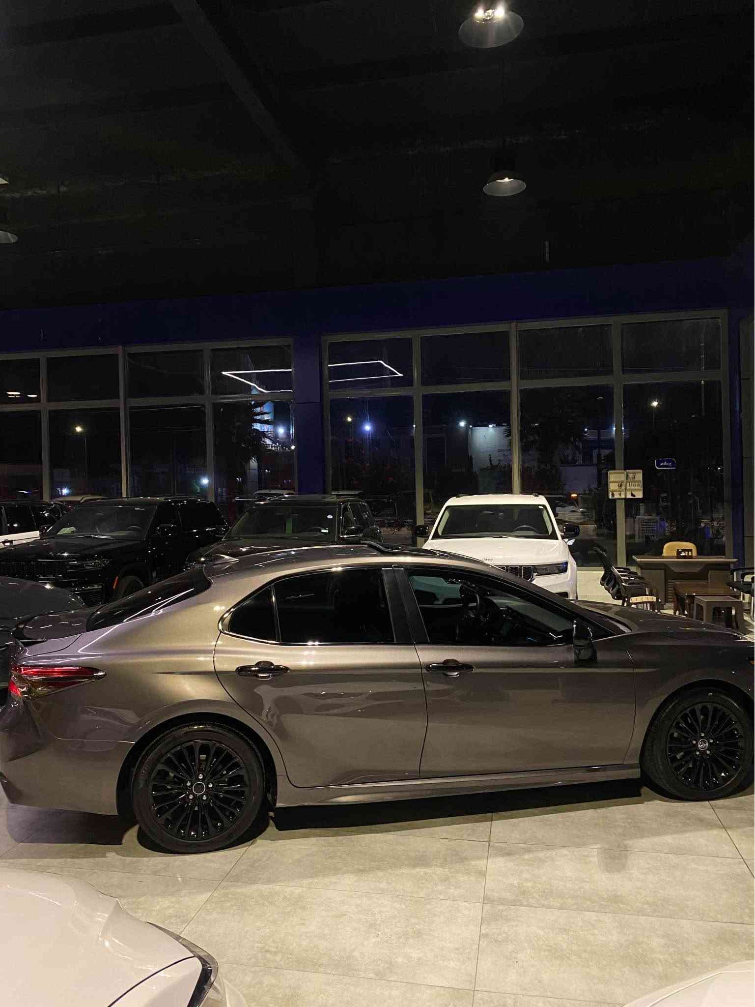 🔥 TOYOTA CAMRY SE 2020 🔥
🚘 كامري SE موديل 2020
✅ Clean Title – كلين تايتل
🎨 لون خارجي رمادي غامق مميز
🖤 داخلية سوداء
🛞 جنوط SE رياضية سوداء
🌙 فتحة سقف
✨ سبويلر خلفي رياضي

• محرك 2.5 لتر 4 سلندر
• قوة تقريباً 203 حصان
• قير أوتوماتيك 8 سرعات
• دفع أمامي FWD
• وضعية قيادة رياضية Sport Mode
• تشغيل بصمة/زر تشغيل
• مثبت سرعة
• تحكم بالمقود
• شاشة وسطية
• كاميرا خلفية
• حساسات ومواصفات أمان تويوتا
• نظام تنبيه ومساعدة المسار
• نظام فرملة طوارئ
• مثبت سرعة متكيف
• أنوار أوتوماتيك
• مرايات كهربائية
• مقاعد أمامية كهربائية
• داخلية SE رياضية
• دبل عادم خلفي رياضي

🔥 SE — شكل رياضي، قيادة ممتعة، واقتصادية بنفس الوقت

سيارة حيل نظيفة بدون ملاحظات 
مكفولة كفالة عامة 
گير و محرك دواخل و كهربائيات مكفولة 
تحويل وكالة و غرامات ب شرط سيارة ب أسمنا 
ماشية ١٢٩ الف ميل تقريباً 
ب سعر بلاشش 
سعرها 187$ ورقـــة و بيها مجال 🔥
للأستفسار اتصل على هذا الرقم 
كورك-واتساب
*********** Singapore
