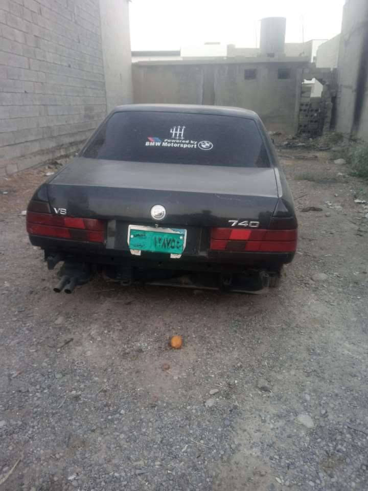 سلاوتان ليبي ئم بئيمه ته نهابوفروشتن كورينه وه ناكه م 740V8كيرومه كينه به شرت موديل94قه بات مواسافاته ئارمو واجيه يه به شرتي ئوليات ئارم ده هوكه جه مه كي بجوكي بيشي هه يه به س لاي سكني كرديه سياره كه بني شله ده بي بوخوت جاي كه ي سعري23مامه ليكي كه م له هه وليرم *********** أربيل, العراق
