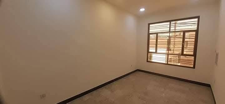 شقة للأيجار نظيفة جدا طابق اول بالدوره أبو طياره الزراعي شارع مأكولات ليمونه وبالقرب من كلية دجلة والفارابي  . 
وتتألف من مدخلين : -   أستقبال وغرفتين نوم مع بالكونه ومطبخ  سيراميك مع كاونتر وسنك كامل 
وبموقع راقي وجميل جدآ     ❤
وخدمات  سيراميك شرقي وغربي  ومنور    . 
مع سخان وماطور وخزان ماء وخط مولده  
البيت نظيف جدا  . والبناء  درجة ممتازة   .

السعررررر    ٠ ٠ ٥    ألف دينار      

للأتصال والاستفسار   . . .    🤔

مكتب الوتد للعقار والمقاولات العامة    . . . ❤

***********      بيه واتساب    🥰

***********    
 

موقع المكتب   : - 

الدورة منتصف شارع  ٠ ٦  مقابل افران اليسر    ❤    .
