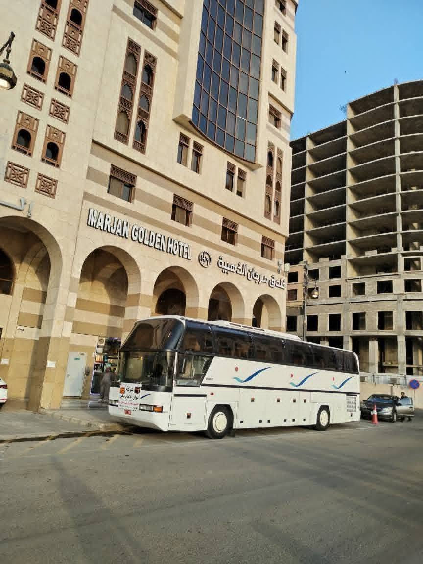 مرسيدس نوبلن • ٢٠١٠ • نضيف