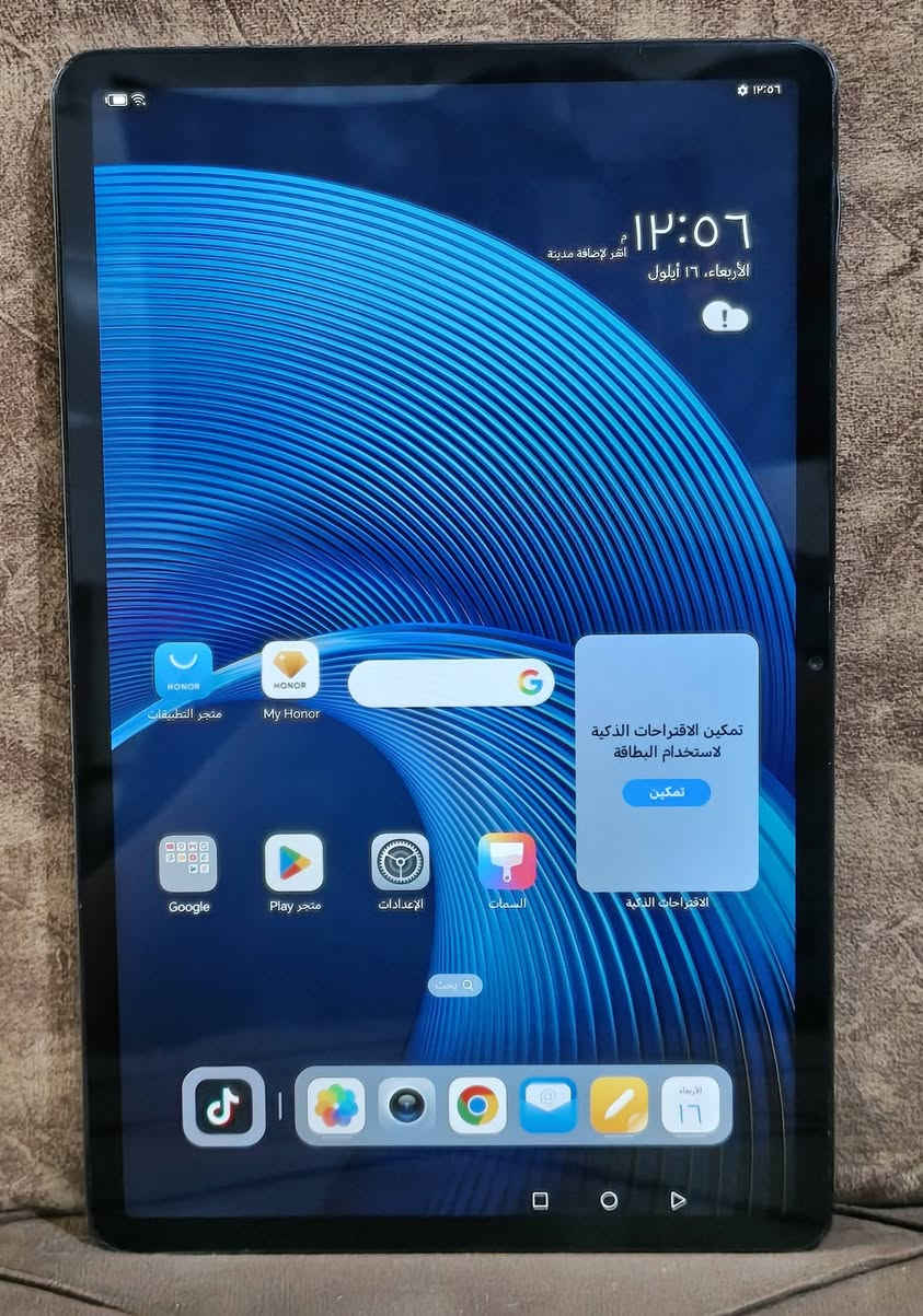 السلام عليكم للبيع ايباد هونر باد X9 ذاكره 128 بطاريه 7250 معالج سناب دراكون 625 صوت استريو 6 سماعات محيطيه جهاز نضيف كلش مبدل شاشه اصليه شرط وكاله مكفول من اي عطل او خلل يدعم الشحن التايبسي السعر 150 وبي مجال قليل للاستفسار ***********
