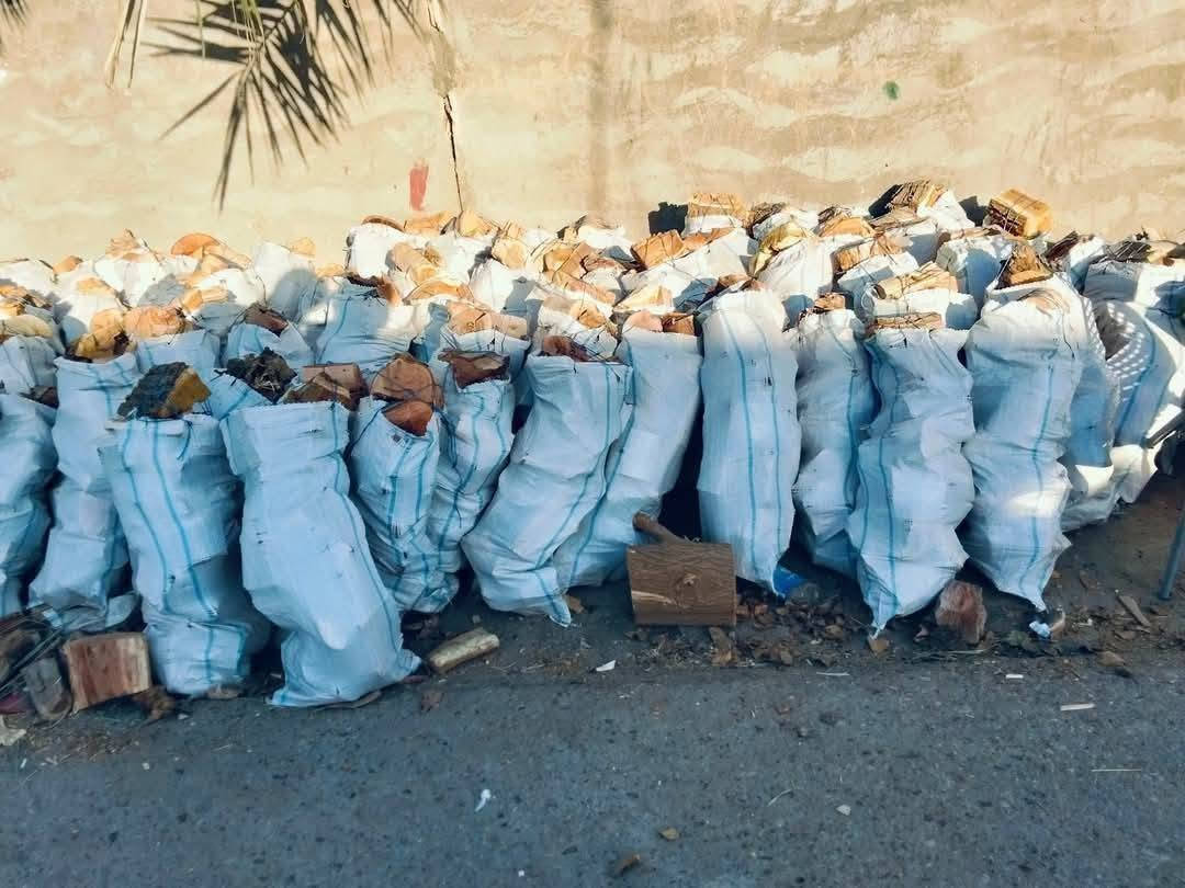 حطب لشوي سمك ومندي 🔥 مستعدون لتجهيز مطاعم والبيوت سعر الكونيه ٥ يوجد توصيل  *********** واتساب
