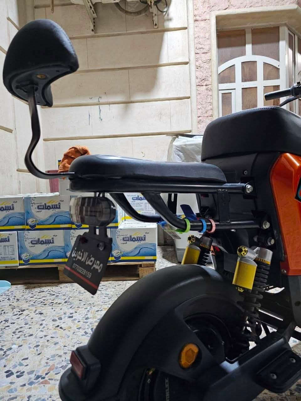 السلام عليكم دراجة R9 مديل2026 كفالة عامة زوج تايرات جدد بطايرات جدد يرادلها بطارية وحدة شاحنة جديدة حجم البطارية 32 ملحاقتها كامله وياها مرايات كفات  استعمال شهر واحد 350 وبيها مجال للاستفسار ***********
