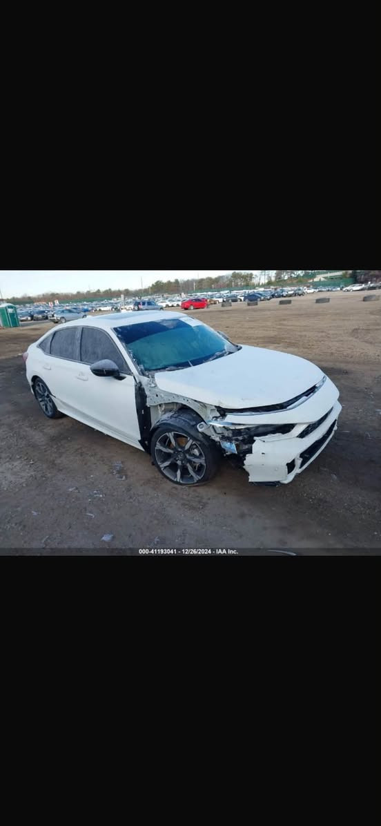 📌 للبيع: هوندا سيفيك تورينج 2025 (Honda Civic Touring) -

🚗 المواصفات الأساسية:

 الموديل: 2025

 الفئة: تورينج (Touring) - أعلى فئة بالكامل

 المسافة المقطوعة (العداد): 35,000كم

 المحرك:  2٠0Lقوي واقتصادي جداً

 اللون الخارج [ ابيض صدفي ]

 اللون الداخلي: [ جلد أسود ]

 حالة البودي والميكانيك: بحالة الوكالة مكفولة (شرط الفحص كير ومحرك وشاصي)(السيارة بدون صبغ فقط الدعاميه)

✨ أبرز مواصفات فئة التورينج:

 نظام صوتي فاخر من BOSE مع 12 سماعة

 مقاعد جلد مع تحكم كهربائي وتدفئة

 شاشة معلومات ترفيهية تعمل باللمس قياس 9 إنش

 شاشة عدادات ديجيتال بالكامل قياس 10.2 إنش

 دعم لاسلكي لنظامي Apple CarPlay و Android Auto

 شاحن لاسلكي للهواتف الذكية

 فتحة سقف

 حزمة الأمان الذكية Honda Sensing (تحديد المسار، رادار، كبح تلقائي، ومثبت سرعة ذكي)

 حساسات ركن أمامية وخلفية مع كاميرا خلفية

 تشغيل عن بُعد ودخول ذكي بدون مفتاح

📄 الأوراق والترخيص:

 [جاهزة للتحويل فوراً / سنوية سارية]

💰 السعر المطلوب: [خاص]

📍 الموقع: [بغداد / السيدية]

📞 للتواصل والاستفسار: [رقم الهاتف ***********
