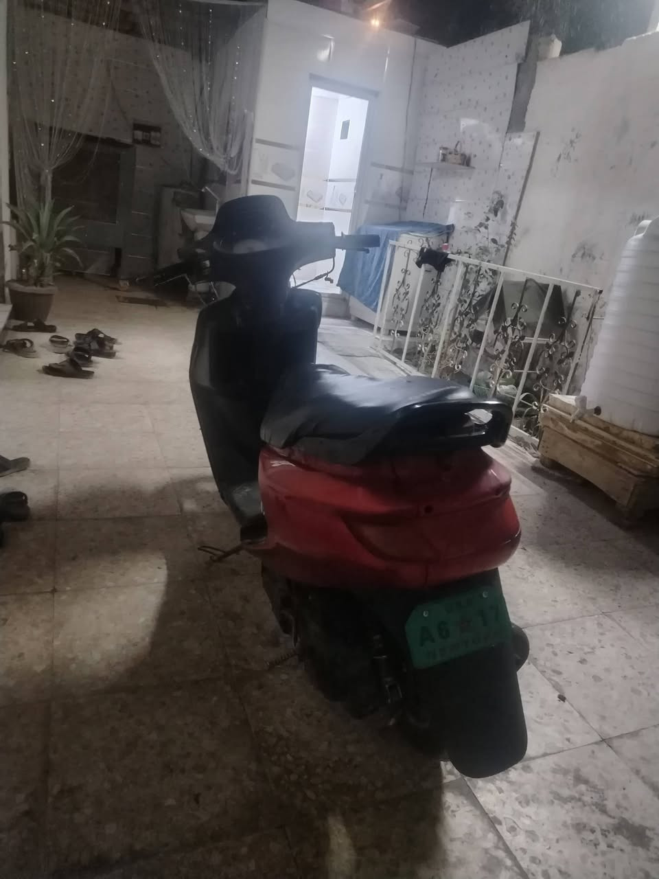 السلام عليكم دراجه فراشه تايرات جدد كهربائيات شغاله مكينه لاطشه مكاني  نجف حي الرحمه التفاصيل ***********
