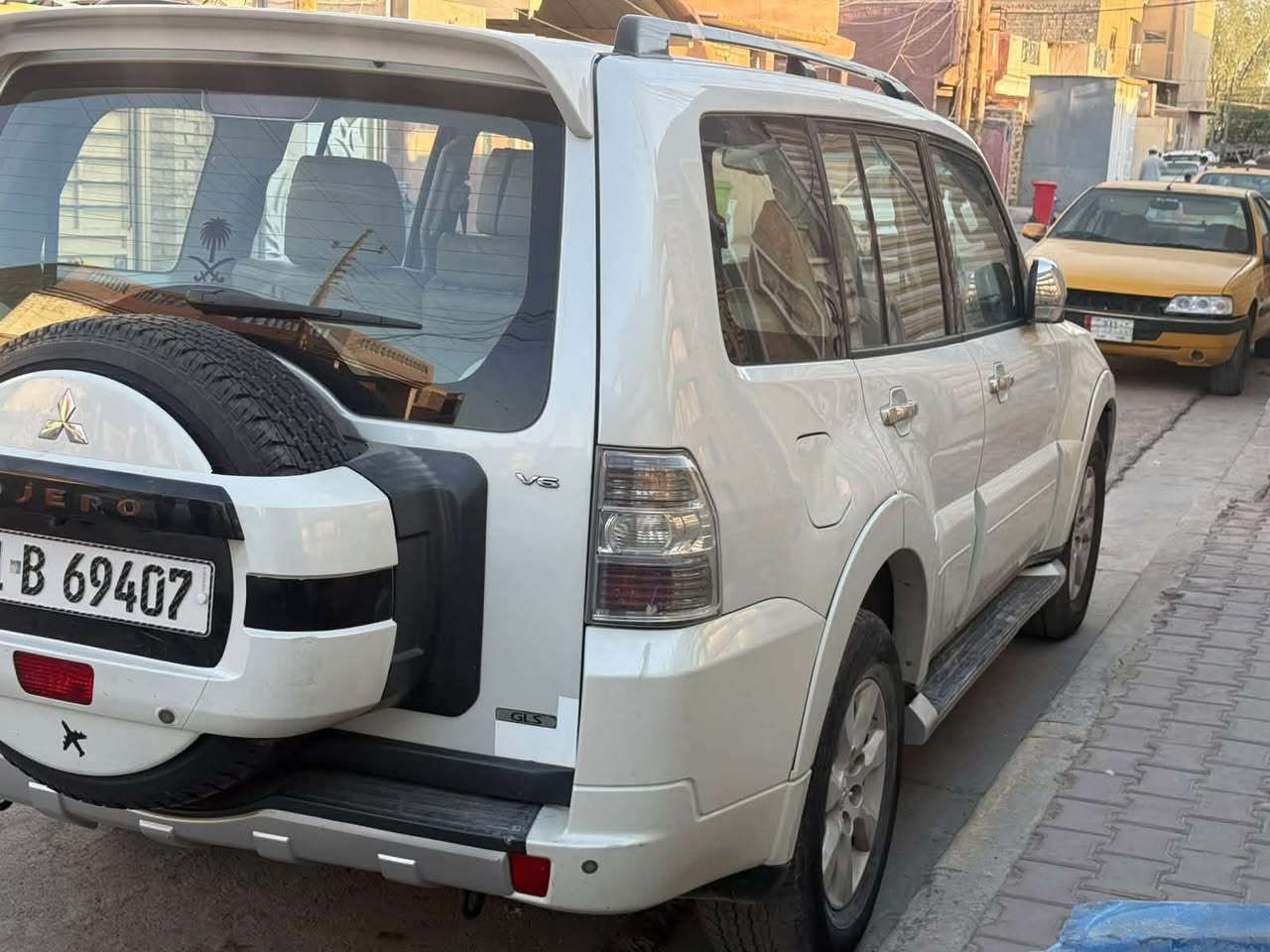 السلام عليكم باجيرو حبتور ام الدمام كشن كهربائي فول مواصفات لل اخير  مكفوله كفاله عامه من ضربه وصبغ وتبديل ما عدا جاملغ جة الصدر فقط سيار شرط السونر والفحص فقط ماشيه 180 حقيقي سنوية جديده 2030 رقم انكليزي بغداد بسمي شرط التحويل صدر تخم تاير تبريد كله جديد مكفوله من اي نقص سياره على ايدي صارلها 9 سنوات سياره خير من الله سعرها 145 وبيها مجال مكاني بغداد الحسينيه رقمي 

‭***********‬
