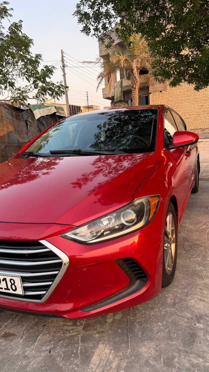 النترا 2018 نص فول محرك وكير مكفولات ماشيه 98000mi سياره نظيفه استخدام شخصي سياره جديده ضررها موضح بالمنشور عارضها 122 وبيها مجال 
***********
