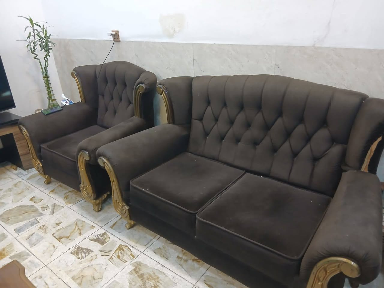 السلام عليكم
تخم قنفات 9 متقاعد بحالها جيده جدا كما توضح بالصور للبيع السعر مناسب المكان بغداد الحرية الدولعي للاستفسار الاتصال بالرقم *********** غير متواجدة على الفيس
