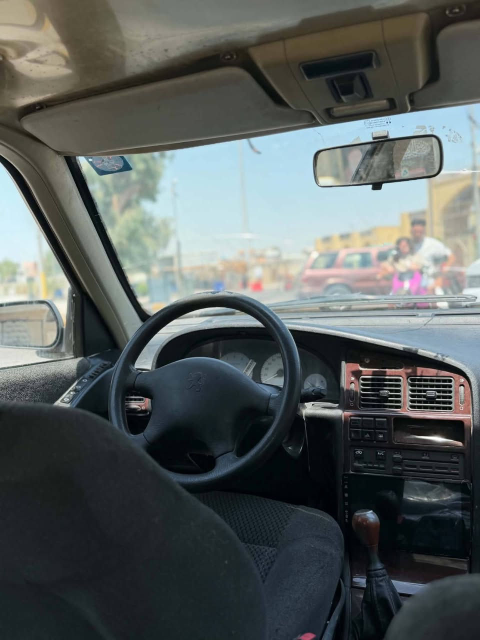 السلام عليكم بيجو بارص 

2013 
ماشيه 120 kM 
 
الاستفسار هـ*********** 

السعر ٣٦ وبيها مجال حك الجيه
العنوان بغداد الكاظميه
