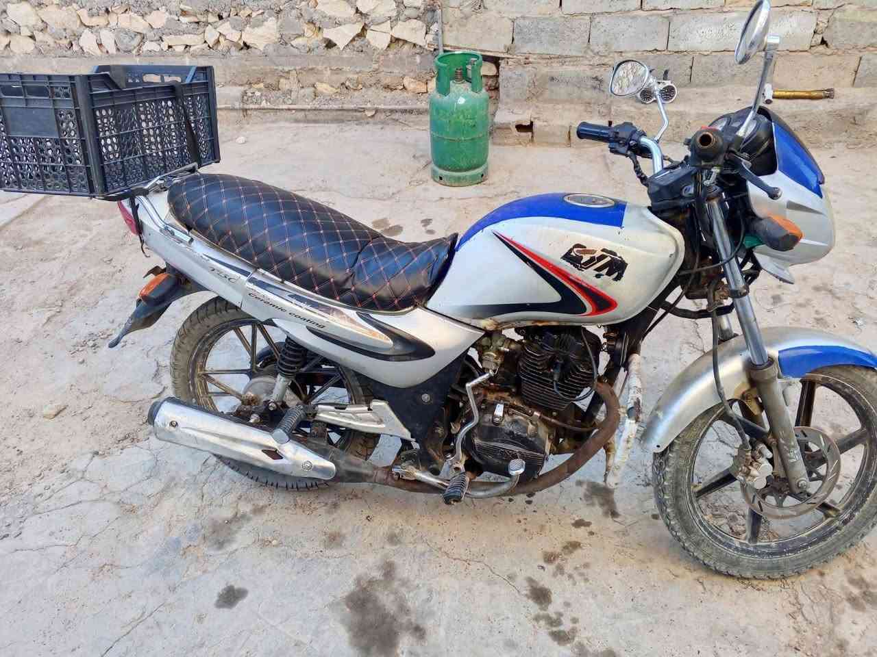 دراجه نوع سايم للبيع جاهزة  من كلشي كهرباءيات كله شغاله السعر 450 الف وبيه مجال بسيط العنوان الرمادي حي الجامعة***********
