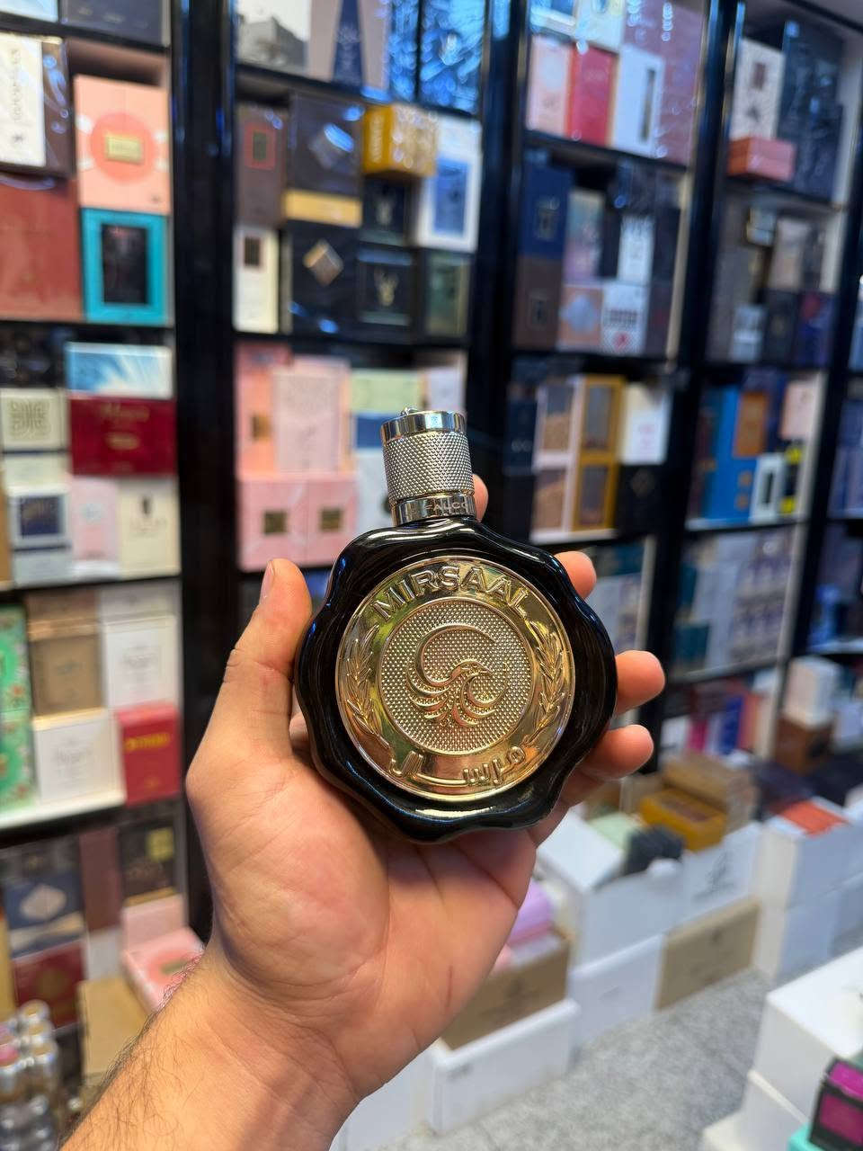 عطر مرسال الاصلي ❤️‍🔥🔥
✨ عطر حمضيات – أروماتك | للجنسين ✨
🍋 انتعاشٌ يبدأ من أول رشة… وحضورٌ لا يُنسى
عطر جديد بإصدار 2025، بتركيبة حمضية عطرية تجمع الانتعاش، الخضرة والنفحات الزهرية في مزيج عصري مميز.
🌿 الافتتاحية:
الريحان • الكشمش الأسود • الليمون • التفاح • النعناع • الزعتر
🌸 قلب العطر:
الياسمين • إكليل الجبل • الخزامى
🤍 القاعدة:
الفيربينا • المسك
✨ مستوحى من  تورينو Torino 21 من زيرجوف Xerjoff
💰 السعر: 35,000 د.ع
📍 متوفر الآن لدى avina
📲 للحجز والاستفسار: ***********
📸 @a_avina25
🚚 توصيل لجميع محافظات العراق
#أكسبلور #عطور #بابل #عراق #بغداد #اكسبلور

نص مكتوب في الصور:
- avina
- @a_avina25
- اختيارك للتميز
- عطر يعبر عن حضورك ويترك أثرا لا ينسى
- مرسال
- MIRSAAL
- VALENTINE
- EAU DE PARFUM
- عطر حمضيات أروماتك للجنسين
- الهرم العطري
- الإفتتاحية
- الريحان، الكشمش الأسود
- الليمون، التفاح، النعناع والزعتر
- إصدار جديد
- 2025
- قلب العطر
- الياسمين، إكليل الجبل والخزامي
- قاعدة العطر
- تتكون من
- الفيبينا و المسك.
- NEW
- نبذة عن العطر
- عطر مرسال هو مزيج مثالي من الانتعاش والعمق.
- يجمع بين الحمضيات المنعشة والنفحات العطرية
- الأروماتية ليمنحك حضوراً فريداً وأناقة لا تقاوم.
- مستوحى من عطر توريبو 21 من زير جوف
- Inspired by Torino 21 - Xerjoff
- Torino 21
- انتعاش يدوم طويلا
- فوحان قوي وانتشار مميز
- مناسب لكل الأوقات
- السعر
- 35,000 د.ع
- متوفر الآن لدى
- أفينا | avina
- عطور
- هدايا
- مواد تجميل
- للججز والاستفسار
- ***********
- @ a_avina
- توصيل لجميع محافظات العراق
- ... لأنك تستحق الأفضل avina