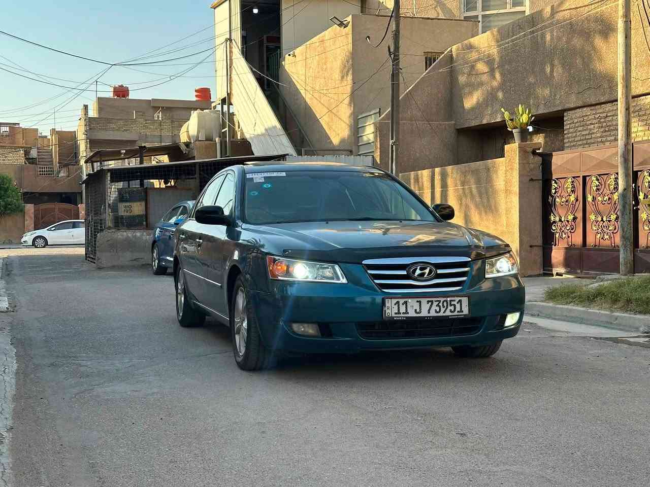 السلام عليكم 
سوناتا 2006
محرك 3300 / v6
بيهة اربع قطعه صبغ ابيع حزام 
بيهة جراد بالكشر موضح بالفديو 
كير مكينه ممتازات
صدر تبريد تخم تاير باتري كله جديد
فتحة سلايد
تحكمات ستيرن 
داخل صاح
كشنات وبطاين السياره نضاف حيل 
بجم كله جديد وزنون 
رقم بغداد الدولي 
السعر 86 وبيهة مجال بسيط 
ترهم مراوس 
مكاني/ بغداد / الدوره / شارع الطعمه
***********

