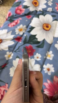 ايفون 15 برو ماكس شرق اوسط ٢٥٦ بطاريه ٨٥ شخط ما بي شاحنته وكارتونته وي...