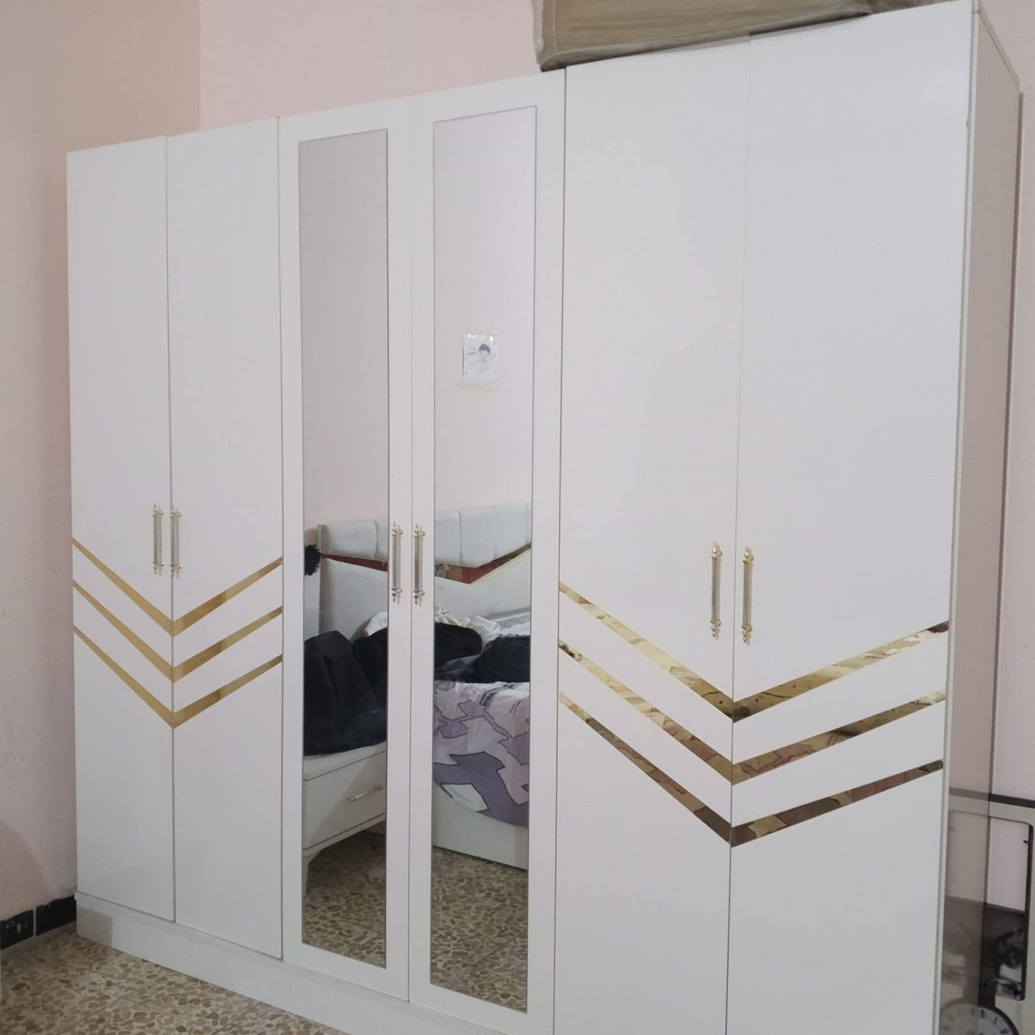 السلام عليكم غرفة نوم ام النفرين السعر 300 وبيها مجال المهتم مدخل على هاذا الرقم ***********

