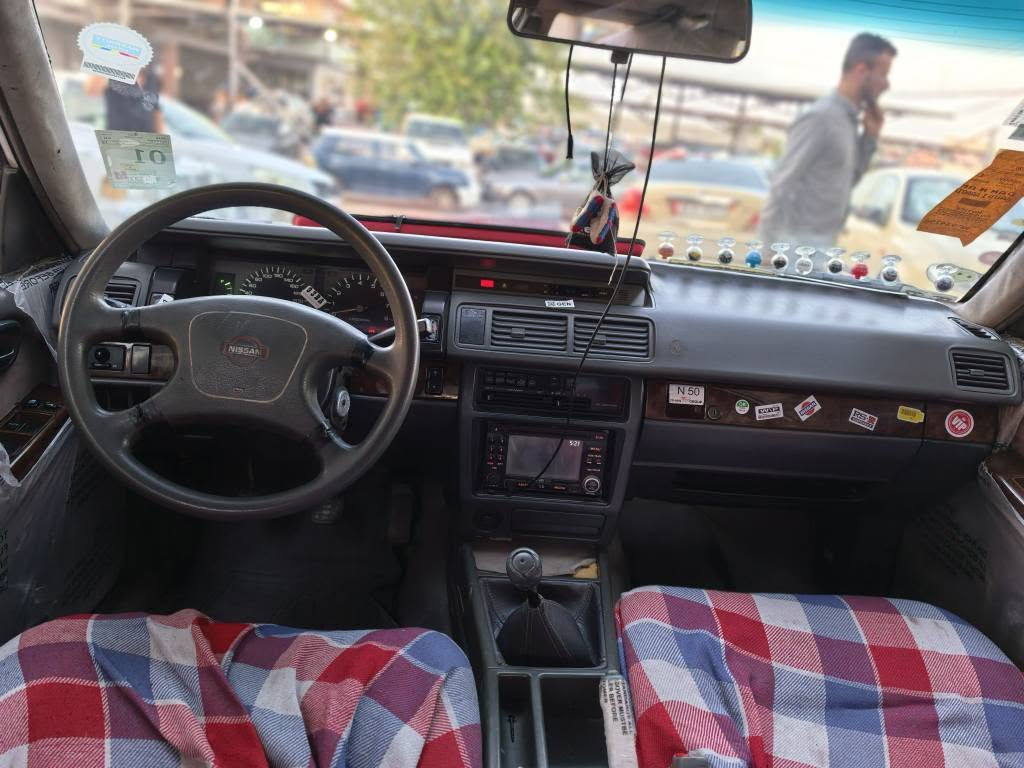 سدریک ۲۰۰۲
 شوشەیی 
٤۳۰ هەزار ڕۆشتوە 
گێڕ و مەکینەی بە شەرت 
تەقەو ڕەقەی بەشەرت 
کارەبایی و ناو گێچ بەشرت 
شاشە ئایپاد 
ناوی لۆک لۆکە 
یەک پارچەی بۆیاخە بێ دەعم 
هەمو گیانی بەشەرت
***********
***********
دەعامی بۆ دەعامی بەشەرت ئەدەمێ مەسرەفی دینارێکی تیا نەبیت  
٤۰  گەڵا  و مەعمەلە 
سلێمانی
هەواری شار 
***********
*********** السليمانية, العراق
