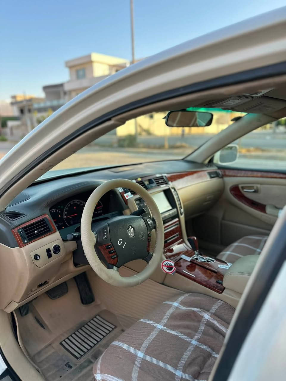 سەرەتا بەناوی خوای گەورە
شاهینە ٢٠٠٥ ڕۆیاڵ ١٨٢ بێ دوکەڵ 
دو پارچەی ئەوروپا بۆیاخ ناو زەرد  دو دگمە ویل نەوتی بلوتوزی بیلادیم بۆ داناوە کامل پۆلیشو حەمام کراوە موجموعە سوکان وەک ئاو وایە تەبرید ساردو گەرم بەشەرت دینارێک مەسرەفی نیە سعری ٦٢ کەمێ مەجال شوێن پیرەمەگرون  *********** جوابی چات نادەمەوە لەگەل ڕێزم
