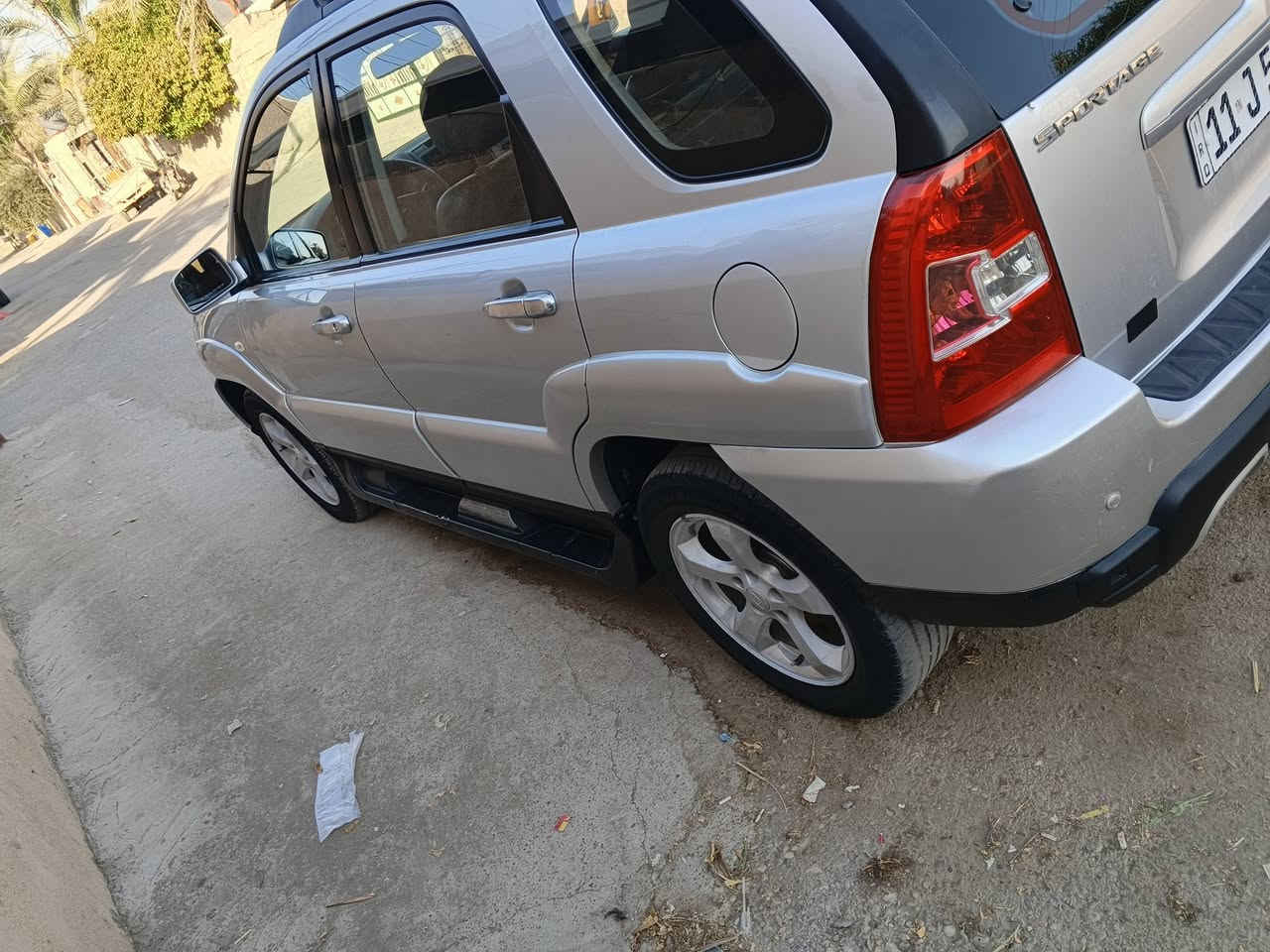 السلام عليكم
سبورتج موديل 10 كامل مواصفات 
بيها جاملغ امامي مبدل بلادي
كير مكينه تبريد 
فتحه جلد
العنوان ديالى جديدة الشط 
قرب مطعم سامان
***********
السعر 105
