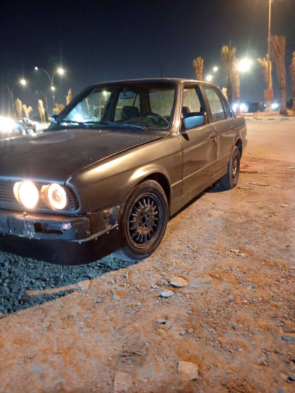 بيئم محرك وينجي  كير اتو.  دواخل حلوه حداديه جديده. جام يصعد ينزل. سياره حلوه. بيها نواقص بسيطه   مكانها النجف.  شعدك مراوس. تعال. خاص او اتصل او علق.  وذا بيع ١٧ مجال بسيط.  فقط مكاتبه اسويلك 
***********
