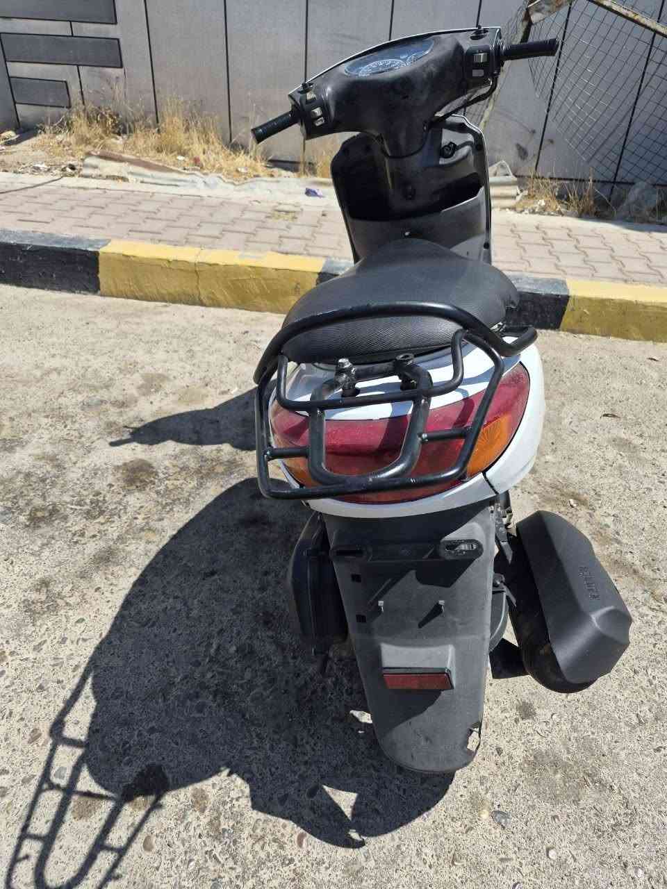 بريز نوزل شلعة ومعدل مكينة مكفولة  ب 800 

وبيها مجال 

المكان بغداد 

 ***********
