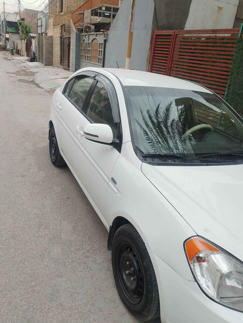 اكسنت ٢٠١١ خليجي
سياره جديده ماشالله محرك كير تبريد صدر تخم تاير 
بيه الباب الوره الصدر بي شويه صبغ والبنيد بي كد شبر صبغ 
فقط 
السعر ٩٠ وبيه مجال قليل 
عنواني بغداد دوره حي المعليمين 
***********

