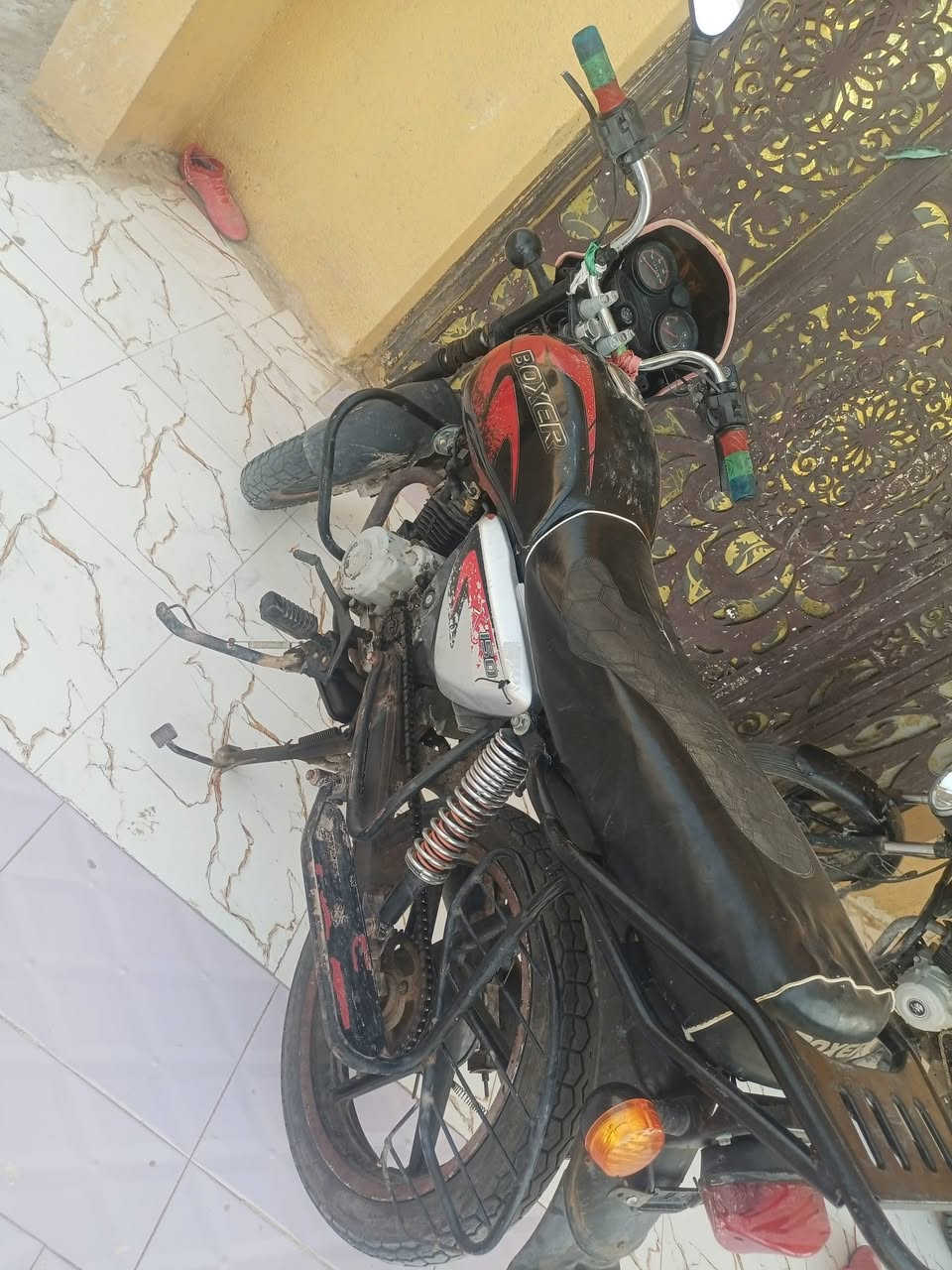 سلام عليكم بوكسر موديل واحد وعشرين تجفيت شركه مكان الناصريه سيد دخيل سعره مليون و950 وبيه مجال حك جيه رقمي *********** مامتواجد فيس فقط ع واللي ما شراي لا يخابر رقم أوراق اصوليه كامله
