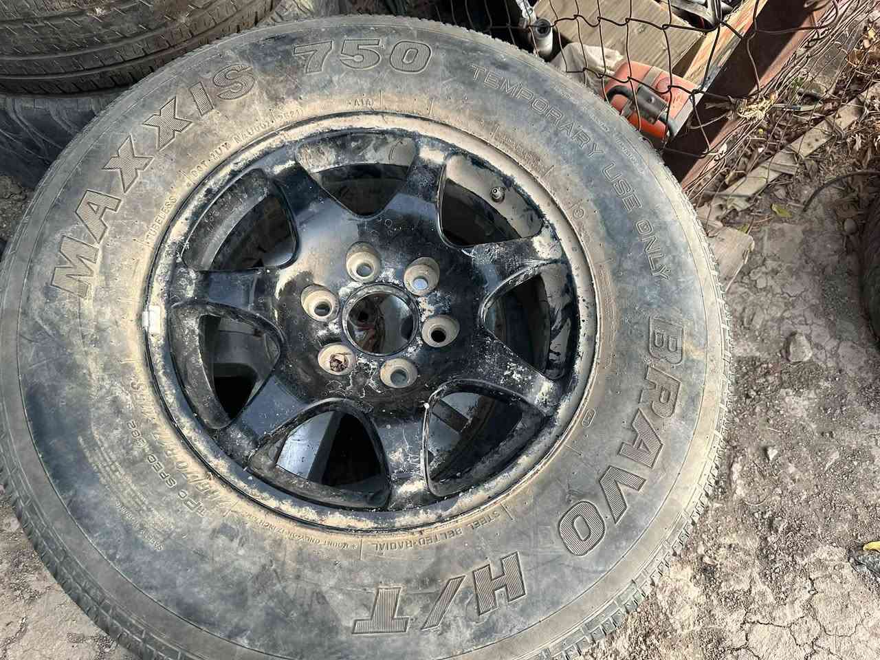 اسبير تاهو للبيع مال ٢٣ بعده زيرو 
سعر ١٣٠ الف
