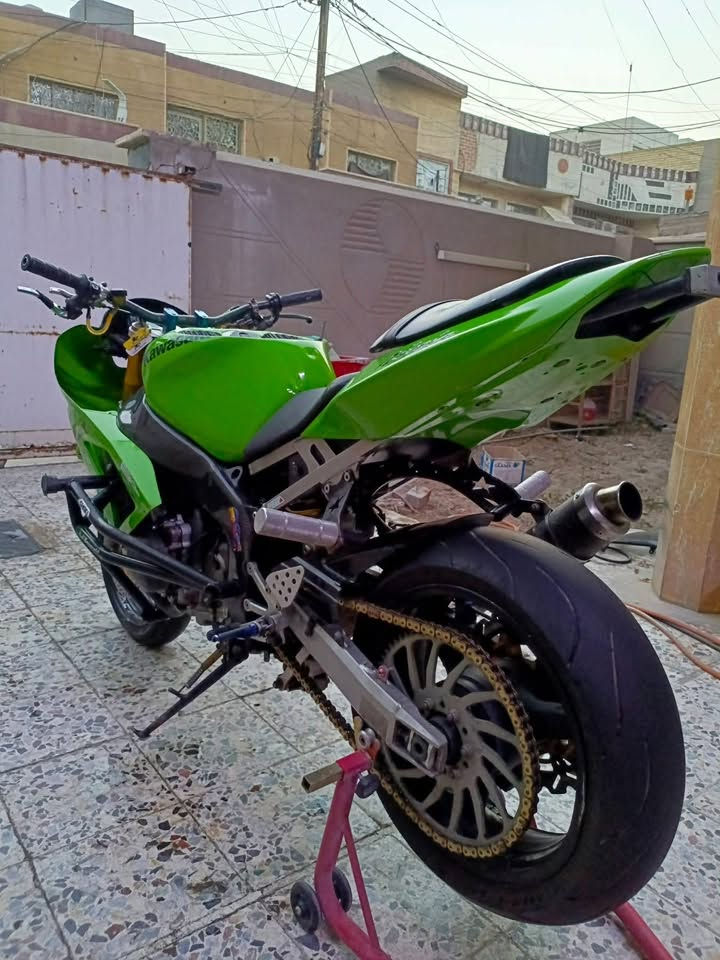 السلام عليكم كاوسكي 2004 636مزوده فجوج ابوطره شاصي كاربون قباق كاربون صالنصه مايف دراجه اي نقص مابيه بجم اعمه مامتواجد خاص شراي  يتصل مكاني بغداد ***********
