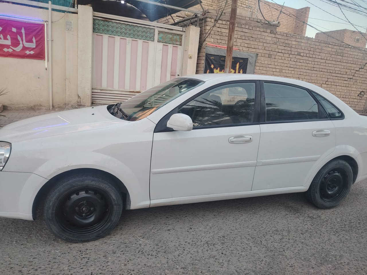 اوبترا
موديل 2014

الشركة العامة خليجي

رقمها كربلاء ب اسمي السيارة

السيارة بيهة قطعة وحده نضيفة كلش

شاشة

كامرة

تبريد ثلج

حدادية جديدة

***********
