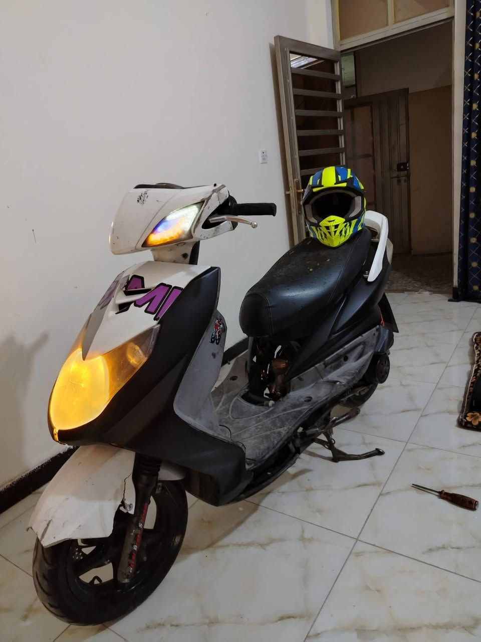 السلام عليكم سكنس فحل مكينه 61 رياضي كور بصمه سلف رياضي اصلي ابو الترجيه صالنصه صجميه اصليه دراجه خير من الله نكره سلف بكل وكت شلعه ومعدل لاتنقيس ولاتبخير ولا وضوح الكفر لون ابيض وصبغتهن جماليه بيه اشاير لدات دراجه ناقصه بس ترايش وادامه للكلجات السعر 600 وبيهه مجال بسيط او مراوس حسب القناعه مكاني بغداد الدوره *********** واتساب فقط
