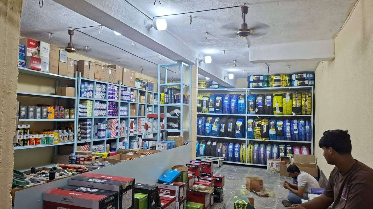 السلام عليكم
نقل مجمع الكوثر للزيوت والاطارات والبطاريات [محل أبو تحسين] إلى موقعه الجديد
قرب بيت حمدان المصور، ركن بيت الحاج جعفر صادق
.....
للإستفسار الاتصال:
***********
***********
***********

نص مكتوب في الصور:
- نقل مجمع الكوثر للزيوت والاطارات [ محل ابو تحسين ] الى موقعـه الجديد قرب بيت حمدان المصور ركن بيت الحاج جعفر صادق الى الامام