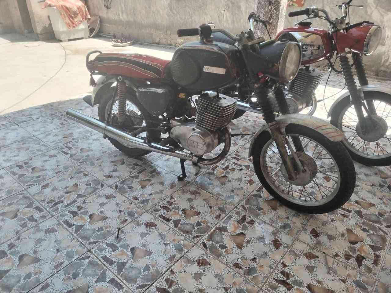 السلام عليكم 81 مطور شغل كلشي ما عيز اني ابيع كوم حديد  السعر 300 قفل قفل مكان بابل ***********
