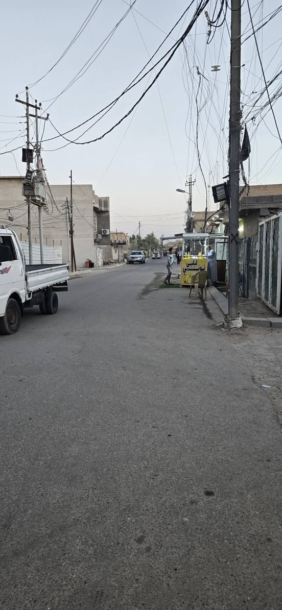 السلام عليكم بيت للبيع الشعله الدوانم شارع بيت موزان 
البيت على الشارع الرئيسي مساحة 100متر ركن قرب ال 5كيلو كافه الخدمات مكلف بل نشر ***********
