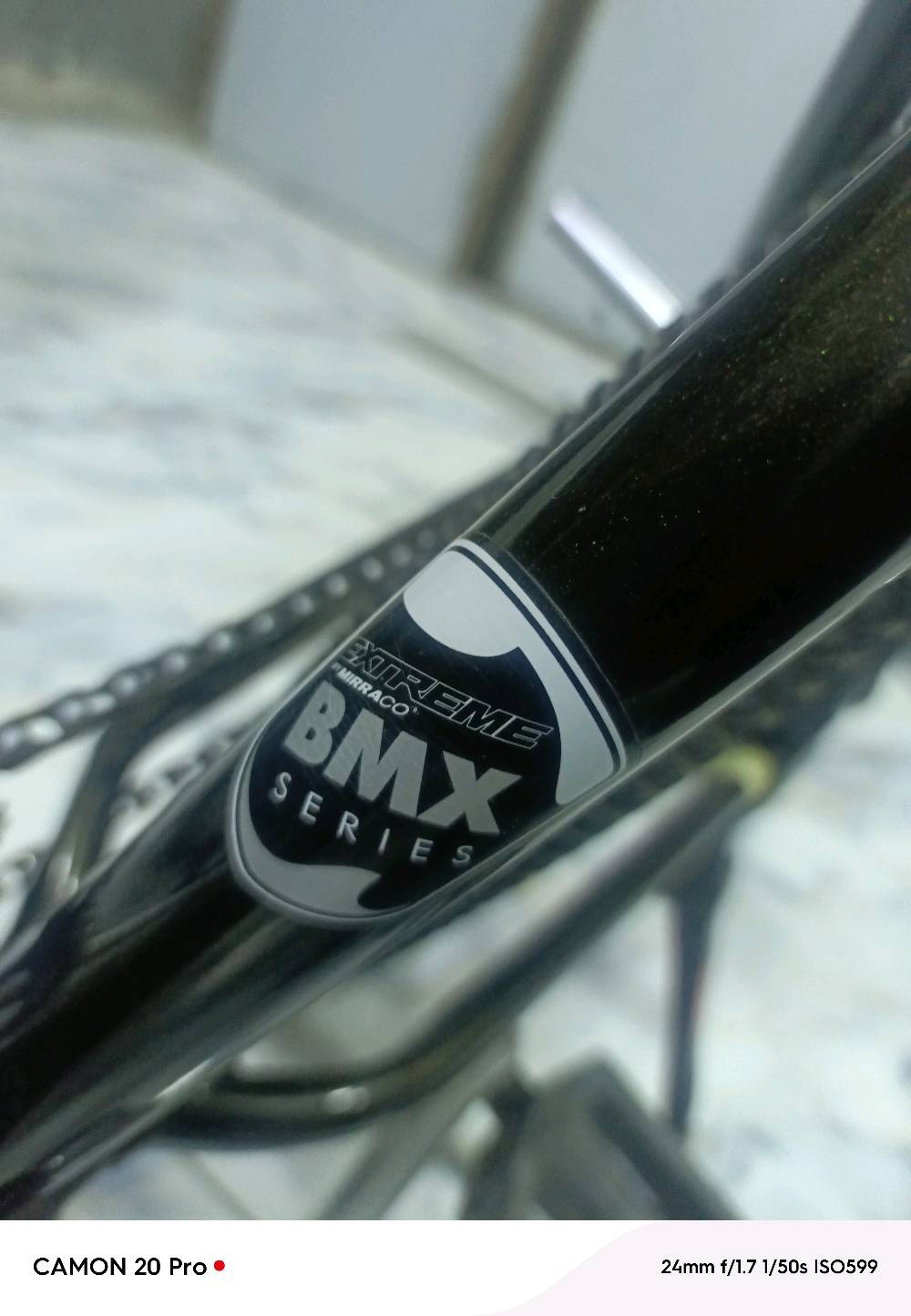 بايسكل BMX 27 قطعه نضيفه تجي وتشوف بعينك قطعه ما مستعمله هواي استعمال قليل الله شاهد تايرات اصليات مال شركه كلشي ما مبدل تجي وتشوف مكاني بغداد مدينة الصدر قطاع 7 للاستفسار 
اتصال رصيد ***********
واتساب ***********