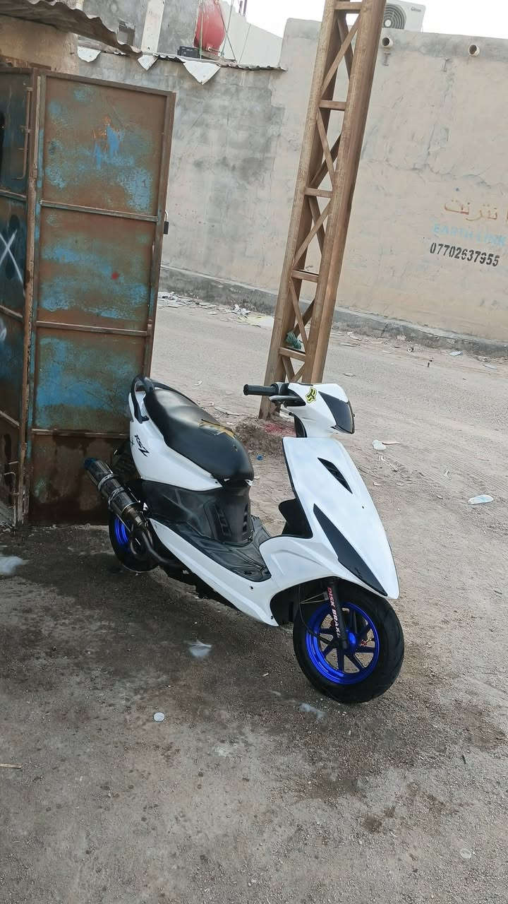 ماكس مضلع كابريته ياباني اصل دراجه جاهزه كله نكره سلف لايت اشيار بيه كلجات رياضي كزوز حلزوني مبدل بيه ولفات فقط سعره ٥٠٠ وبيه قليل رقمي ***********
