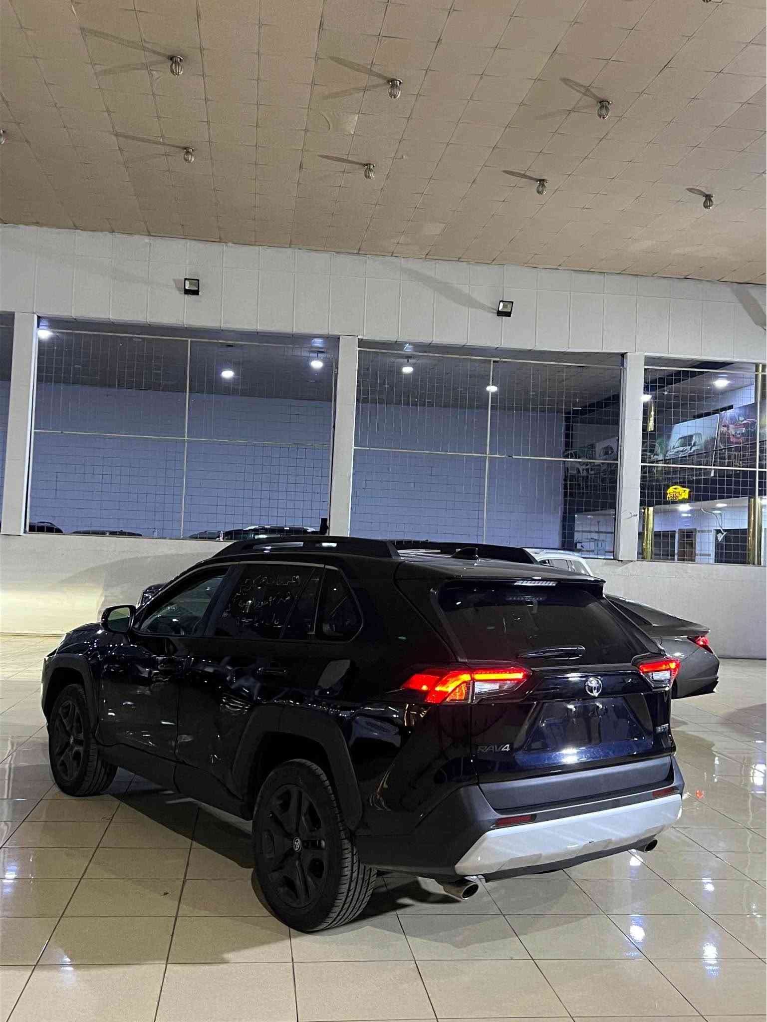2024 TOYOTA RAV 4 SPORT UTILITY VEHICLE
تيوتا رافور 2024 SPORT جبلي 
سعر 🔥💸💣 215$ ورقه 
مواصفات 
بصمه بابين بصمه فورويل AWD ويل كب كروم لايت LED زينون بريك بصمه نضام قياده و بعد مواصفات هوايه
ضرر خفيف صوره حادث موجود رصعه صغير بل باب صلحه صبغ بدون قطره دواخل بدون ارباك  سياره شرط ترقيم شمالي و يوجد معقب 
مكان سياره اربيل مديه معارض شارع ١٠٠ م 
رقم موبايل ☎️ *********** 
واتساب  ⬅️ ***********  شاخه وان كارس اكر, نينوى
