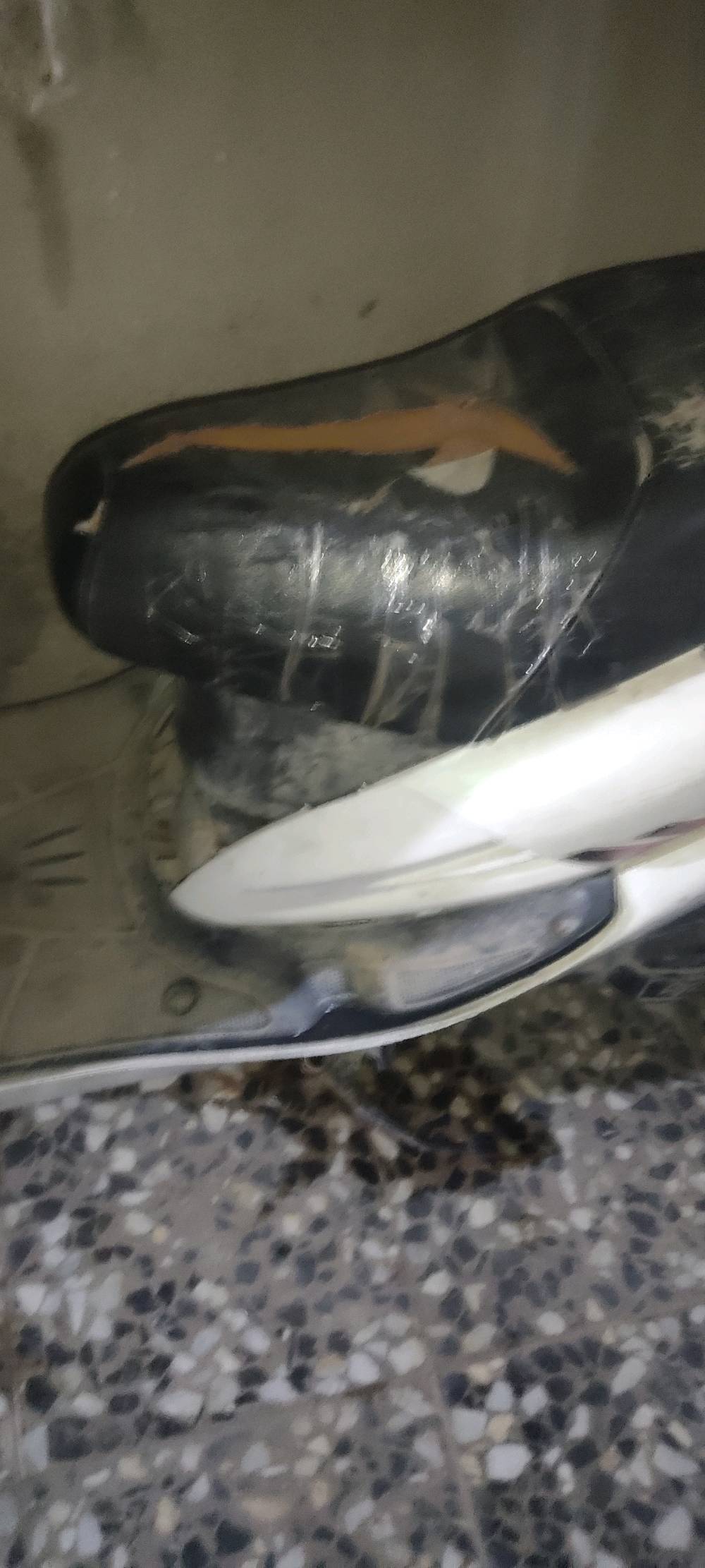 سيام • عطلان • دخان ابيض