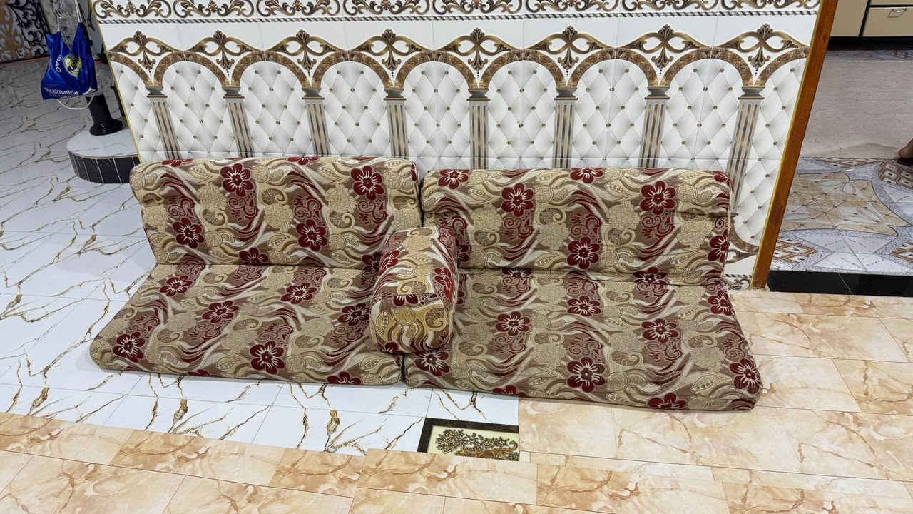 سلام عليكم جلستين عربية متكونه من 14 قطعه 15متر لبيع سعره250 الرقم
***********
