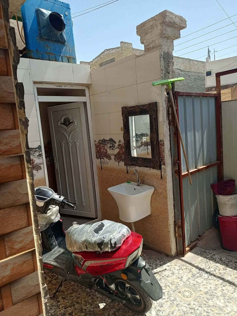 السلام عليكم بيت 100للبيع طابق ونص سند25كامل مناصقةشي الكمالية المعوقين كاع ابو رشاد خدمات كاملة عرض الشارع 12متر ماء مجاري تبليط سحب ذهبي انترنت للتفاصيل اكثر اتصلوا على هذا الرقم بي واتساب ***********
