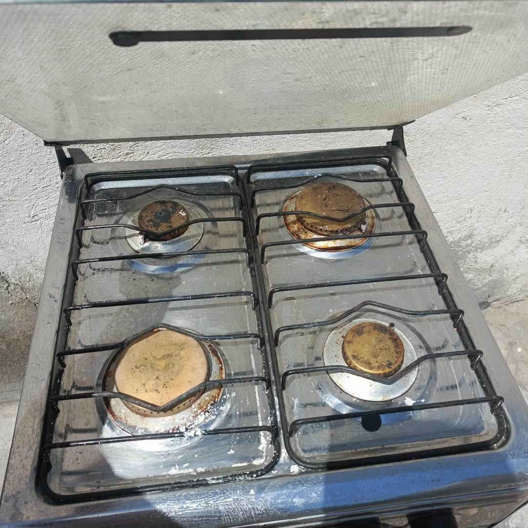 طباخ جديد ما مستعمل للبيع السعر ٩٠ 
اربع عيون 
***********

