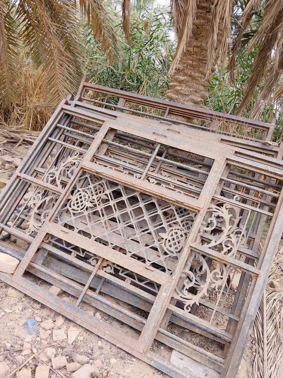 شبابيك العدد6
العرض مترتين ونص الارتفاع 3
الابواب 3
الارتفاع 3 والعرض  متر ونص للبيع
 ***********
