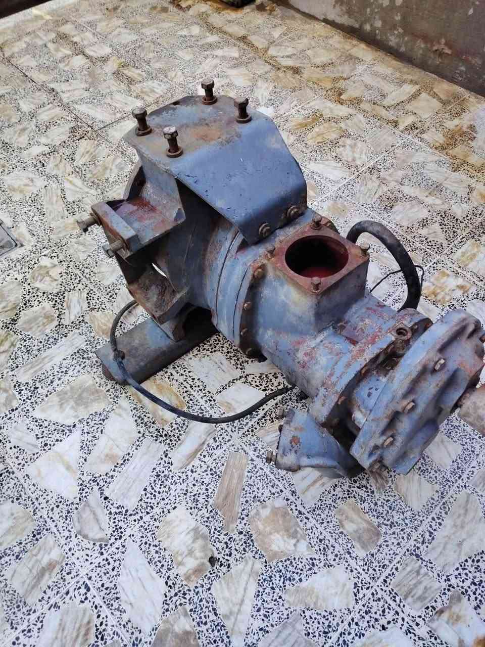 ضاغط اطلس كوبكو حجم 175  حاويه ما مشتغل بل عراق   + تفرعات.   بوابة هوائيه   وراديتر. + خزان 
ملاحظة  مكلف بل نشر   الاتصال ع الرقم 

‭***********‬
