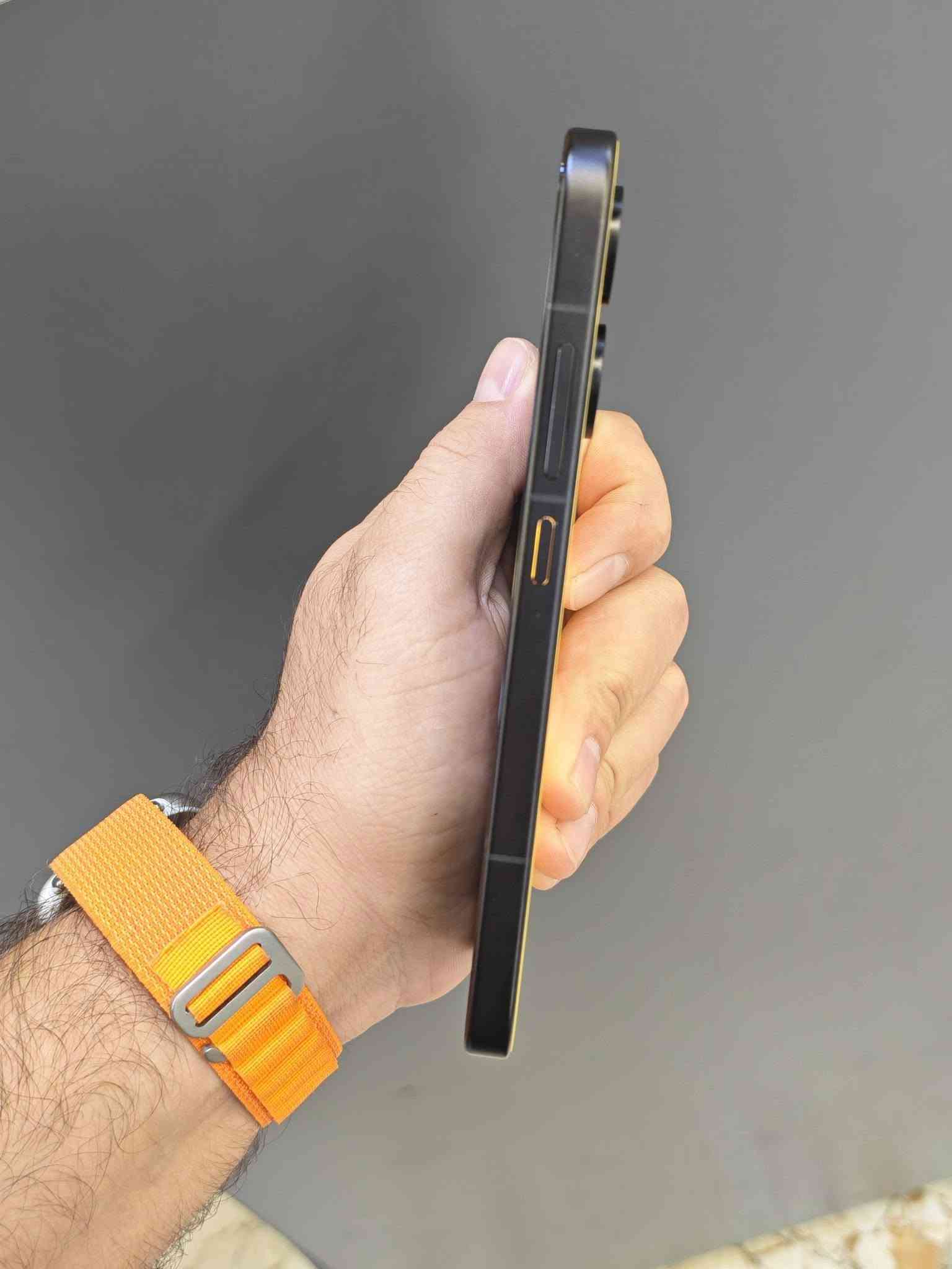 للبيع بوكو x8pro
ذاكرة 256/8
كامل ملحقات
السعر 525 الف 
بغداد حي الجهاد
***********
