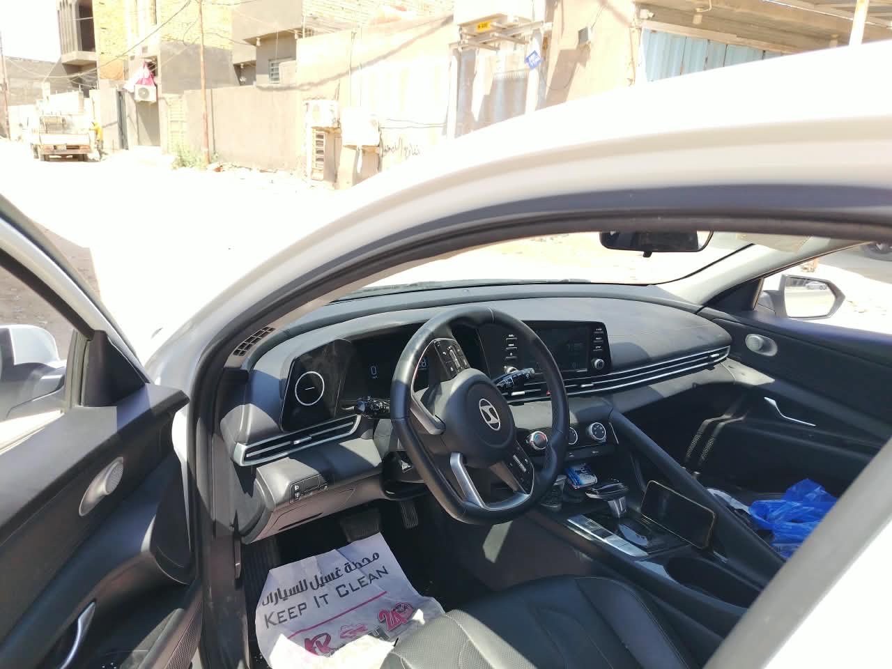 النترا خليجي
24
مكفولة
ممكن تذكرلي بالضبط شنو الفئة/النوع مال الإلنترا؟ (مثلاً نص فل/فل كامل أو اسم الفئة إذا موجود): 
فول فتحة سقف
شكد ممشايتها حالياً؟ وهل الاستخدام شخصي لو تاكسي/شركة؟: 
استخدام شخصي  ماشية 67
وين موقع السيارة هسه؟ (المدينة/المنطقة) حتى الناس تعرف مكان المعاينة: 
سماوة 
هل بيها أي صبغ أو حوادث أو بدل قطع، ولو بسيطة؟ وإذا أكو، وين بالضبط؟: 
مكفولة بدون اي ضربة او اي صبغ